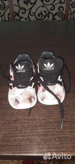 Кроссовки детские adidas 20 размер