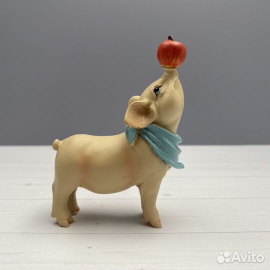 Статуэтка Поросёнок циркач. Полистоун