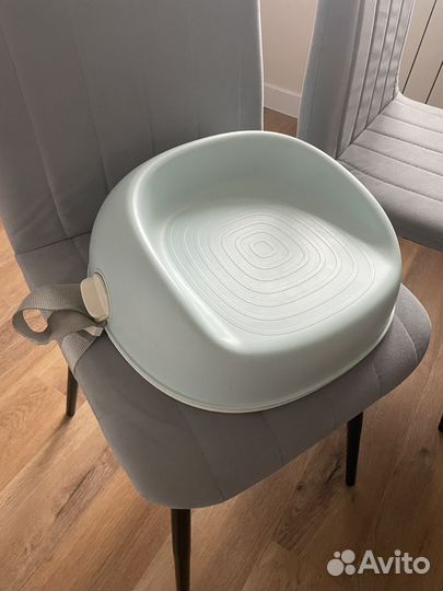 Стульчик-бустер для кормления детей