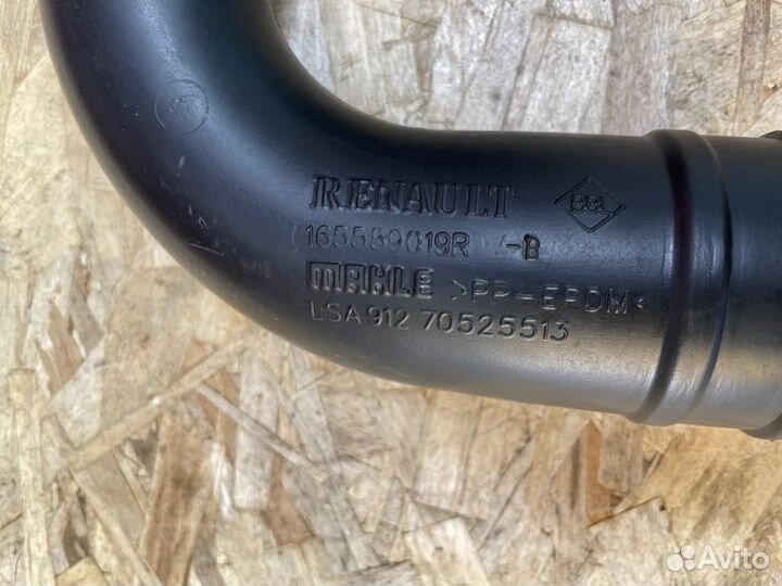 Патрубок воздушного фильтра Renault Sandero