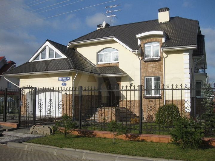Дом 220 м² на участке 12 сот.