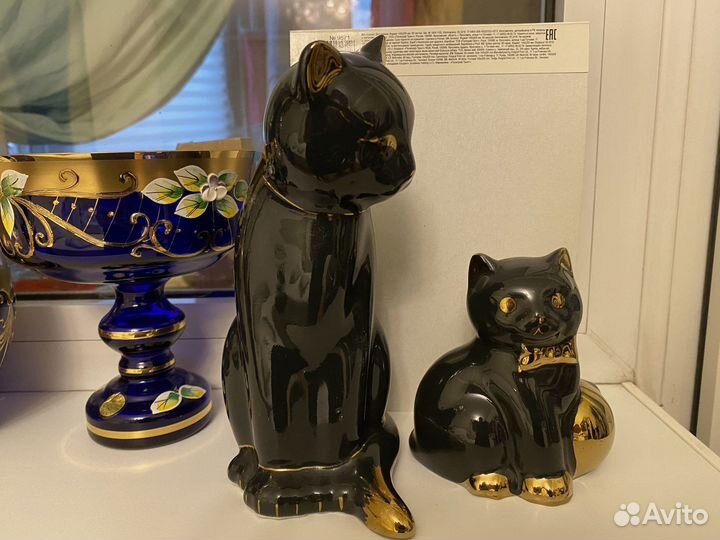 Статуэтки: Котики. Птичка. Лежащий жеребенок