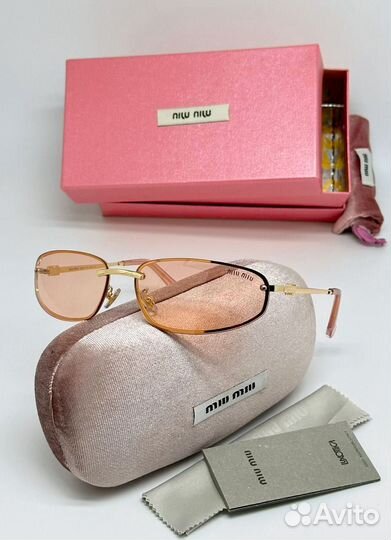 Солнцезащитные очки miu miu