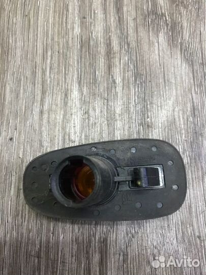 Повторитель поворота передний правый Opel Zafira A