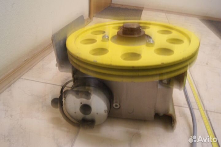 Для лифта лебедка AG 18.24 грузового лифта SKG