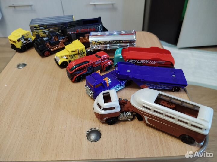 Hot wheels машинки