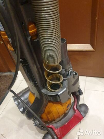 Пылесос Dyson DC 24 вертикальный