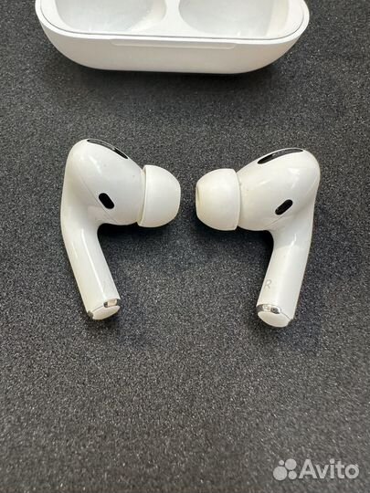 Беспроводные наушники Apple AirPods Pro, белый