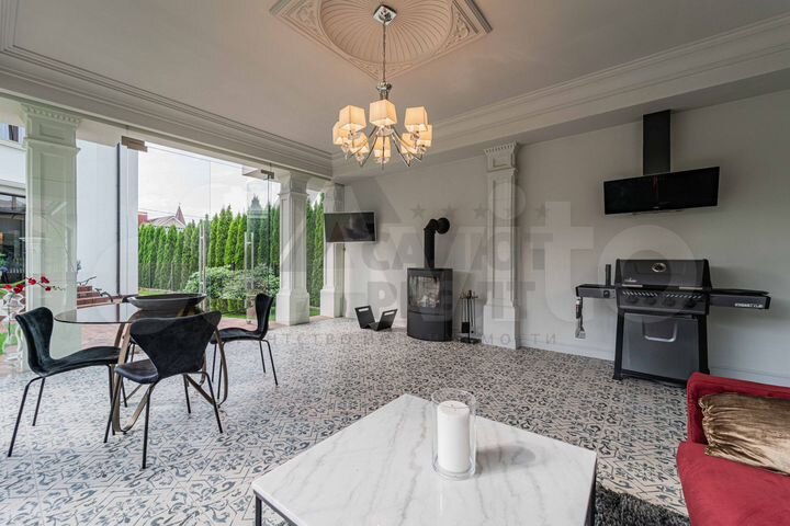 Дом 420 м² на участке 10,1 сот.