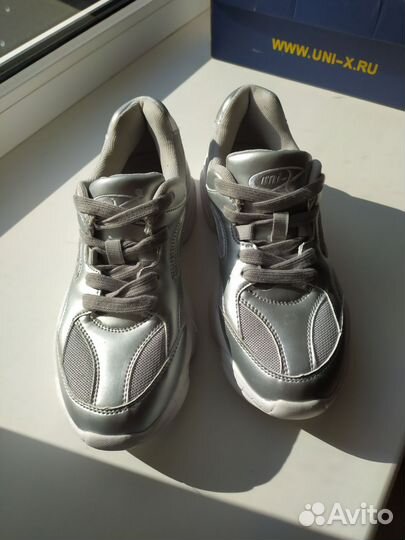 Кроссовки женские uni-x