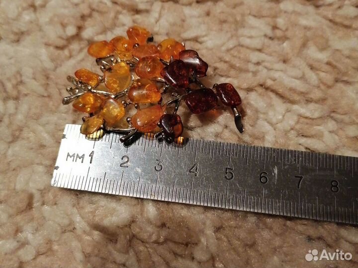 Брошь с янтарем винтаж