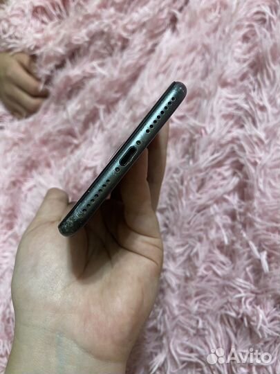 Телефон iPhone 8 plus