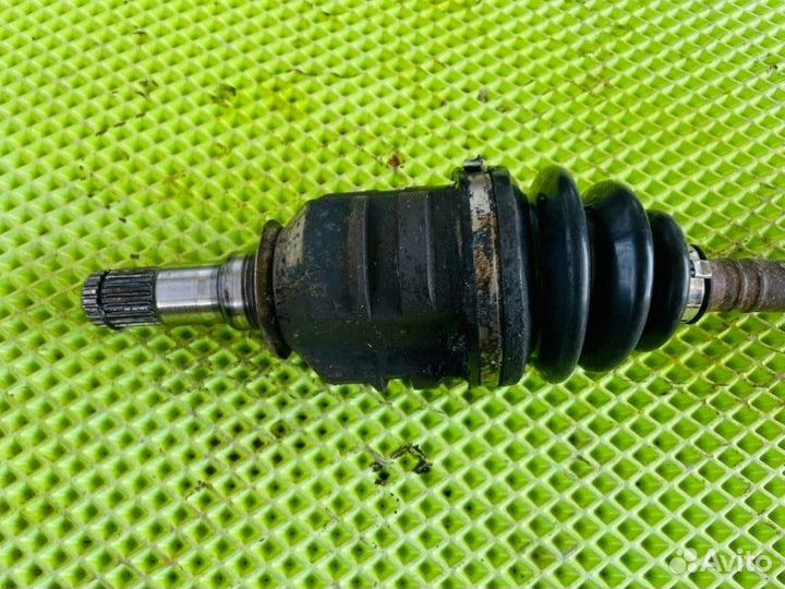 Привод передний левый Toyota Camry SV30 4SFE 1994