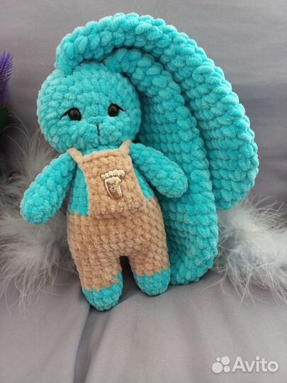 Заяц плюшевый