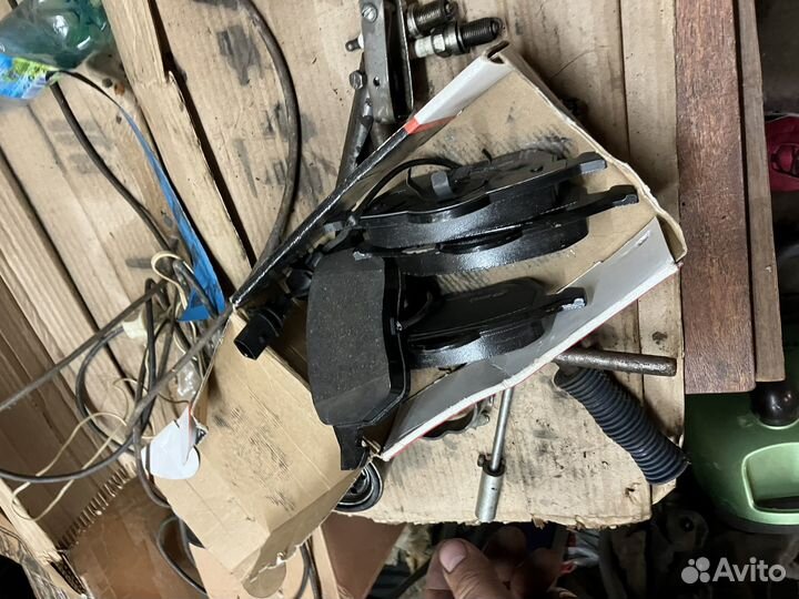 Тормозные колодки передние WV pass