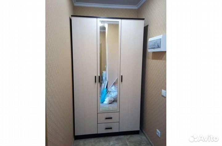 Шкаф