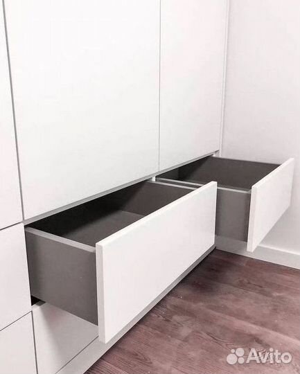 Шкаф распашной