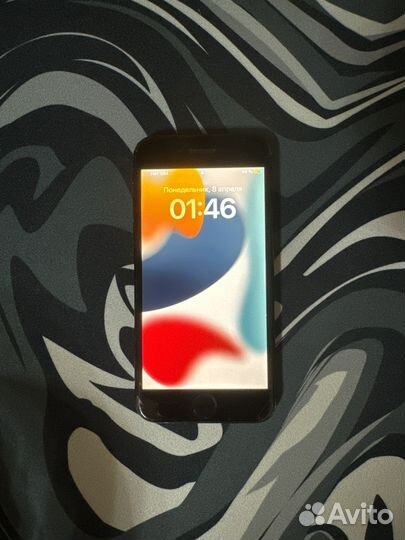 iPhone SE (2020), 128 ГБ