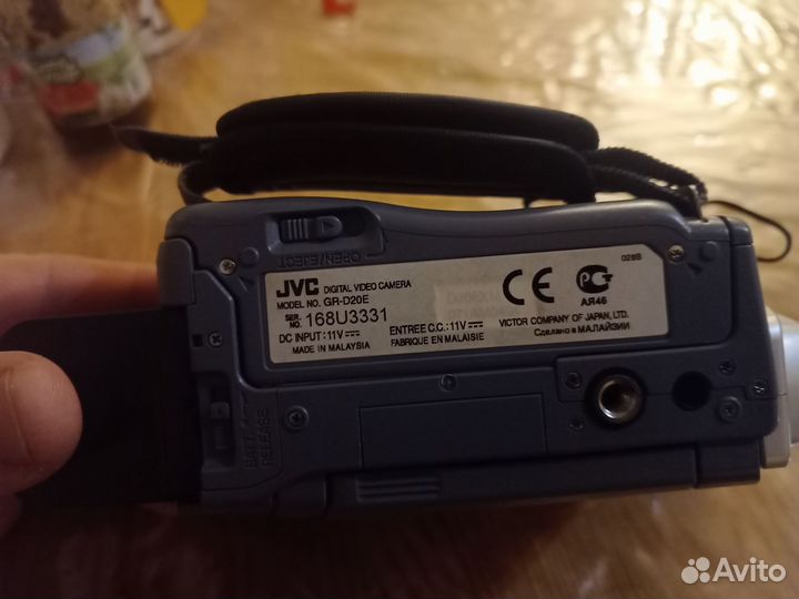 Цифровая видеокамера jvc