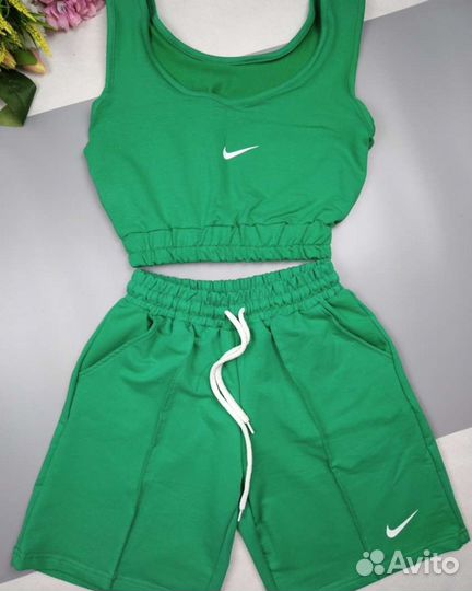 Костюм женский новый