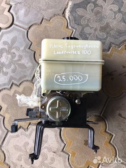 Блок гидроподвески Toyota Land Cruiser 100