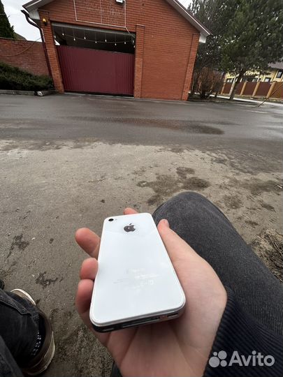 iPhone 4S, 16 ГБ