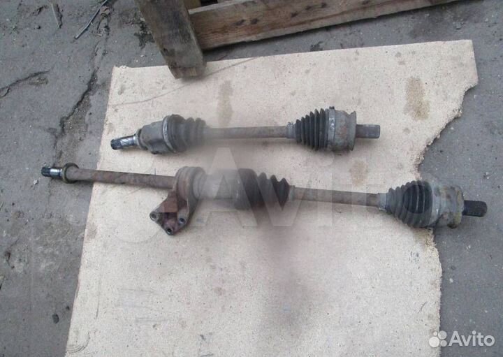 Полуось левая Mazda 3 BK 2003