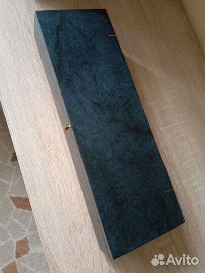 Сувенир нож в шкатулке из змеевика