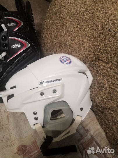 Шлем хоккейный