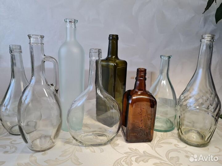 Бутылки фигурные из-под спиртных напитков