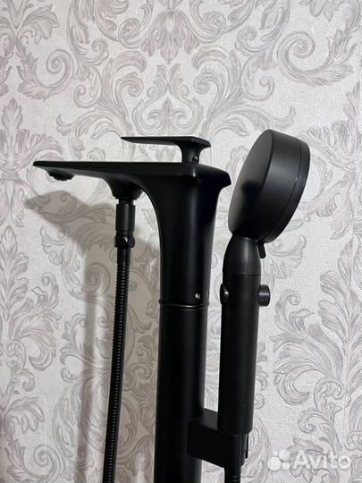 Смеситель для ванны