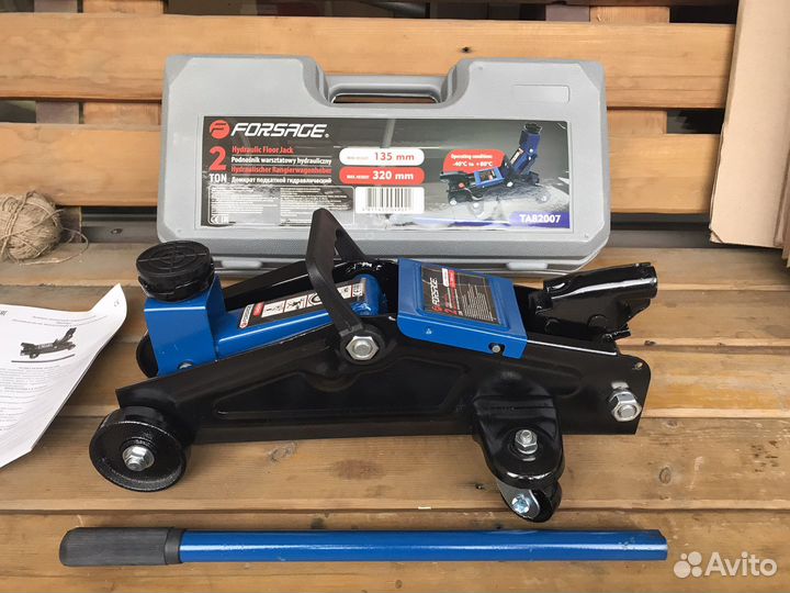 Домкрат подкатной гидравлический 2 тонны