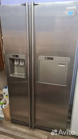 Холодильник Samsung RSJ1feps