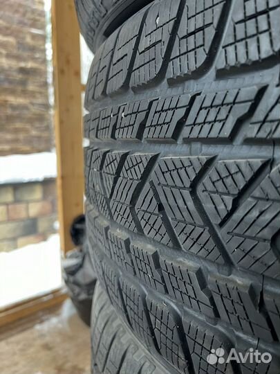 Pirelli Scorpion Winter 295/35 R21 107V