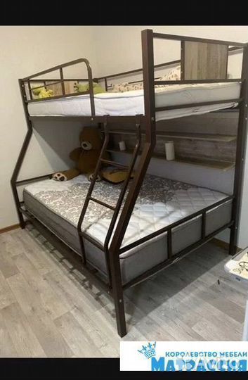Двухъярусная кровать