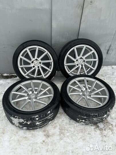 Комплект Vossen CVT R18 5/114.3 8j et35