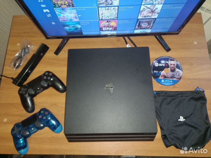 Sony PS4 PRO 1Tb 2 геймпада + хорошие игры