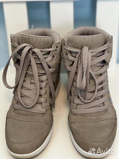 Кроссовки на платформе adidas