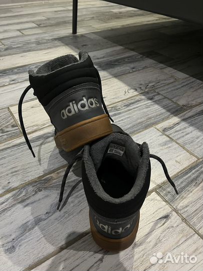 Змние кроссовки adidas