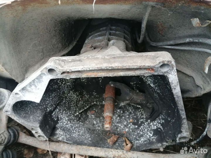 Продам лобовые стекла и кпп