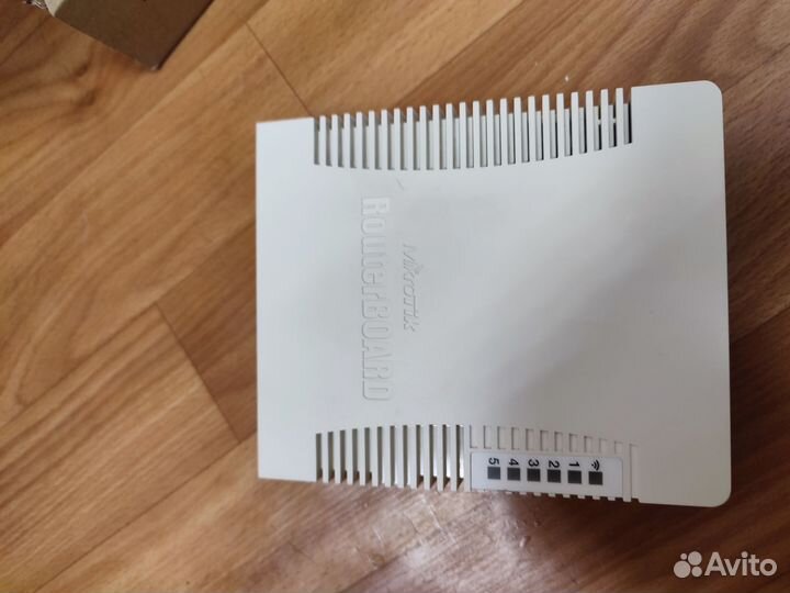 Роутер Mikrotik RB951Ui-2HnD