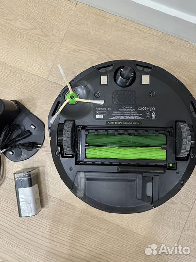 Робот пылесос iRobot Roomba E5