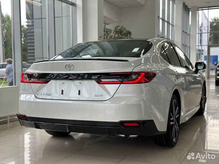 Toyota Camry 2.0 CVT, 2024