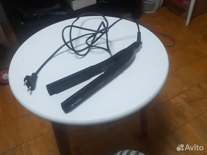 Выпрямитель для волос,vitek,б/у