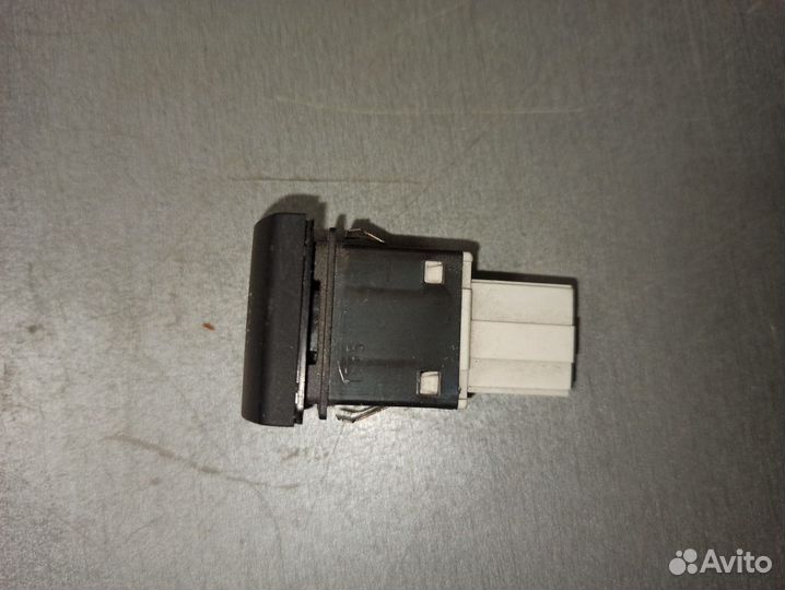 Кнопка ESP OFF Audi A3 8P