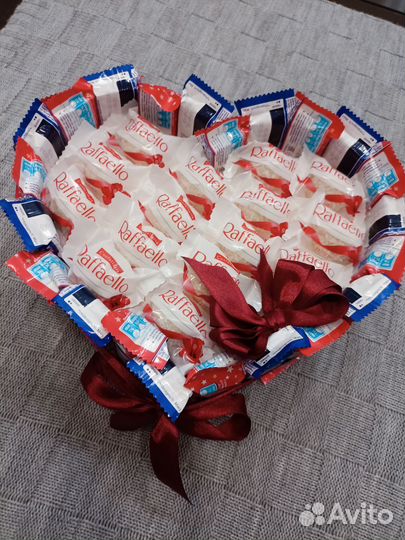 Букет из Рафаэлло/чупа чипсов/киндеров
