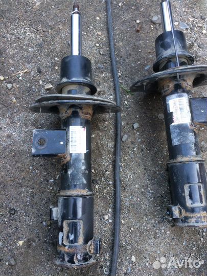 Амортизатор передний правый Kia Ceed JD