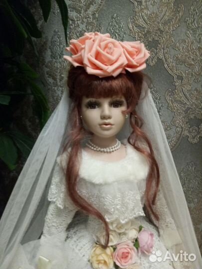 Кукла фарфоровая коллекционная