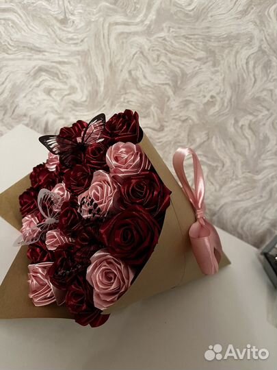 Букет из атласных роз