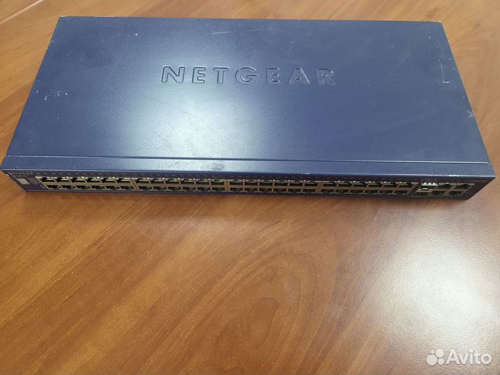 Коммутатор netgear FS752TS